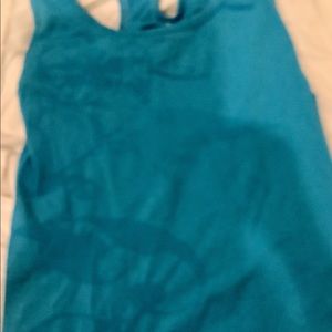 Pro fit seamless medium work out top. Blue